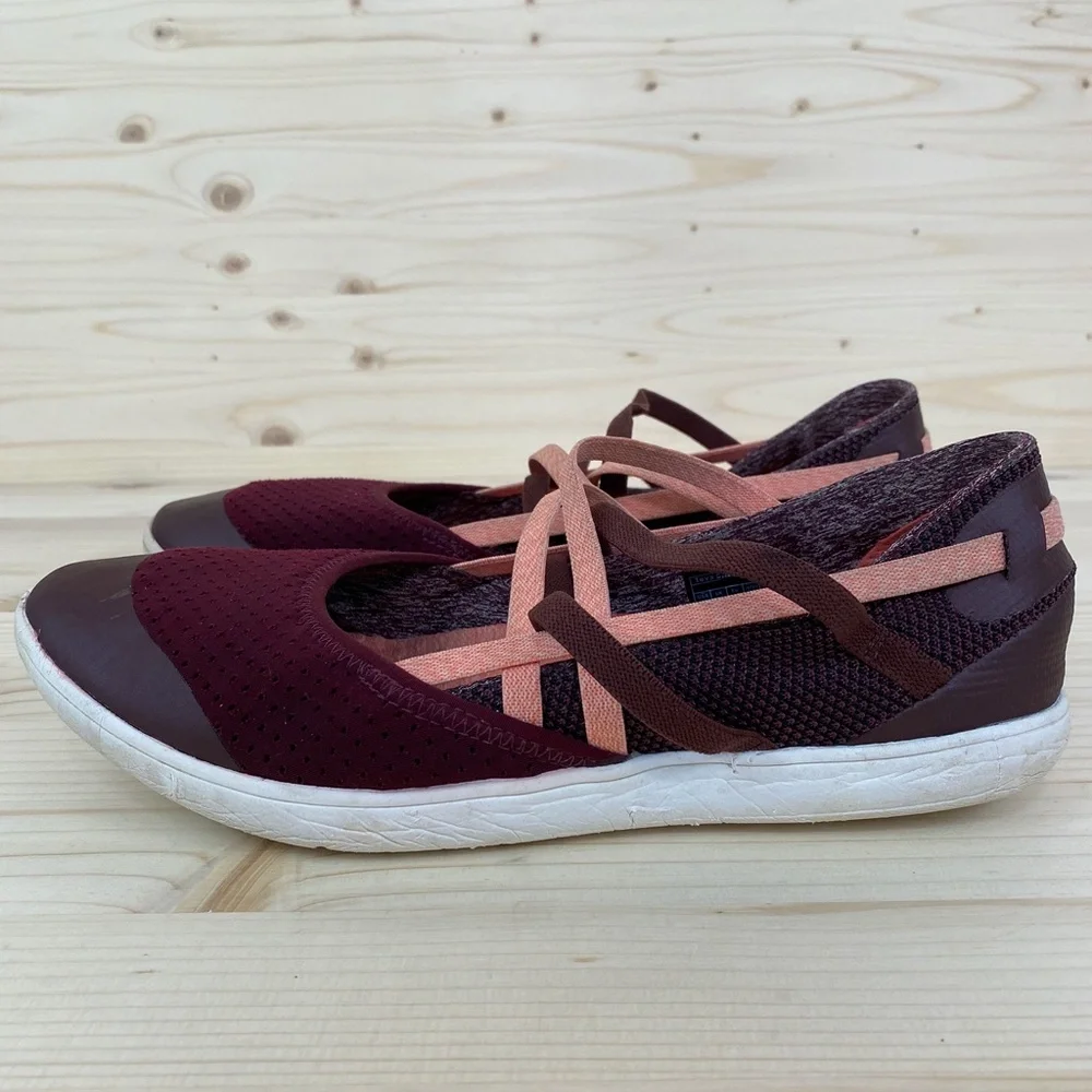 Women’s Burgundy & Pink Cross-Strap Casual Flats